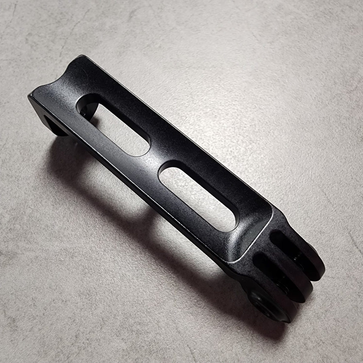 C82 LIGHT HOLDER (COMPATIBLE WITH EEBRAKE)