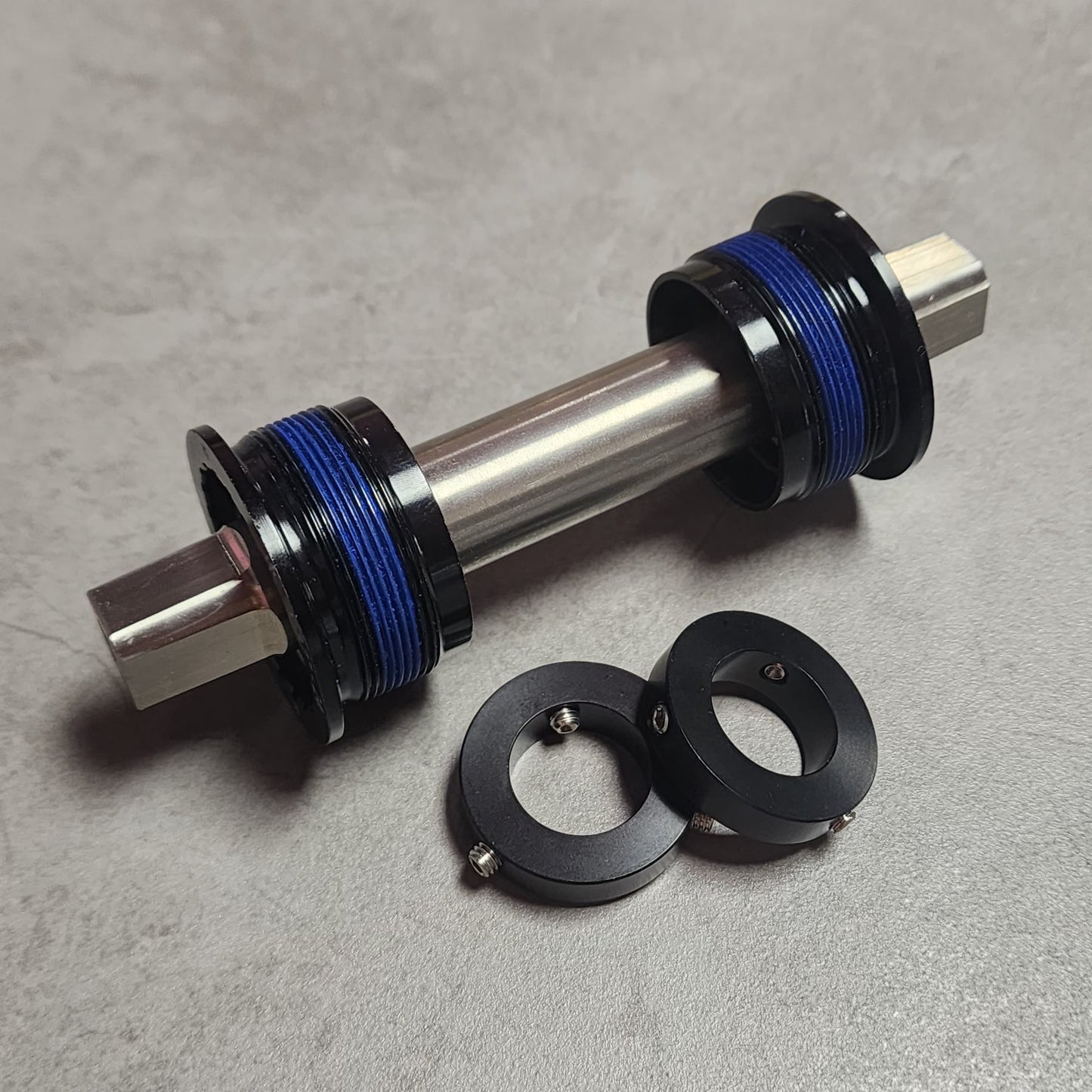 HH BOTTOM BRACKET SQUARE TAPER TITANIUM