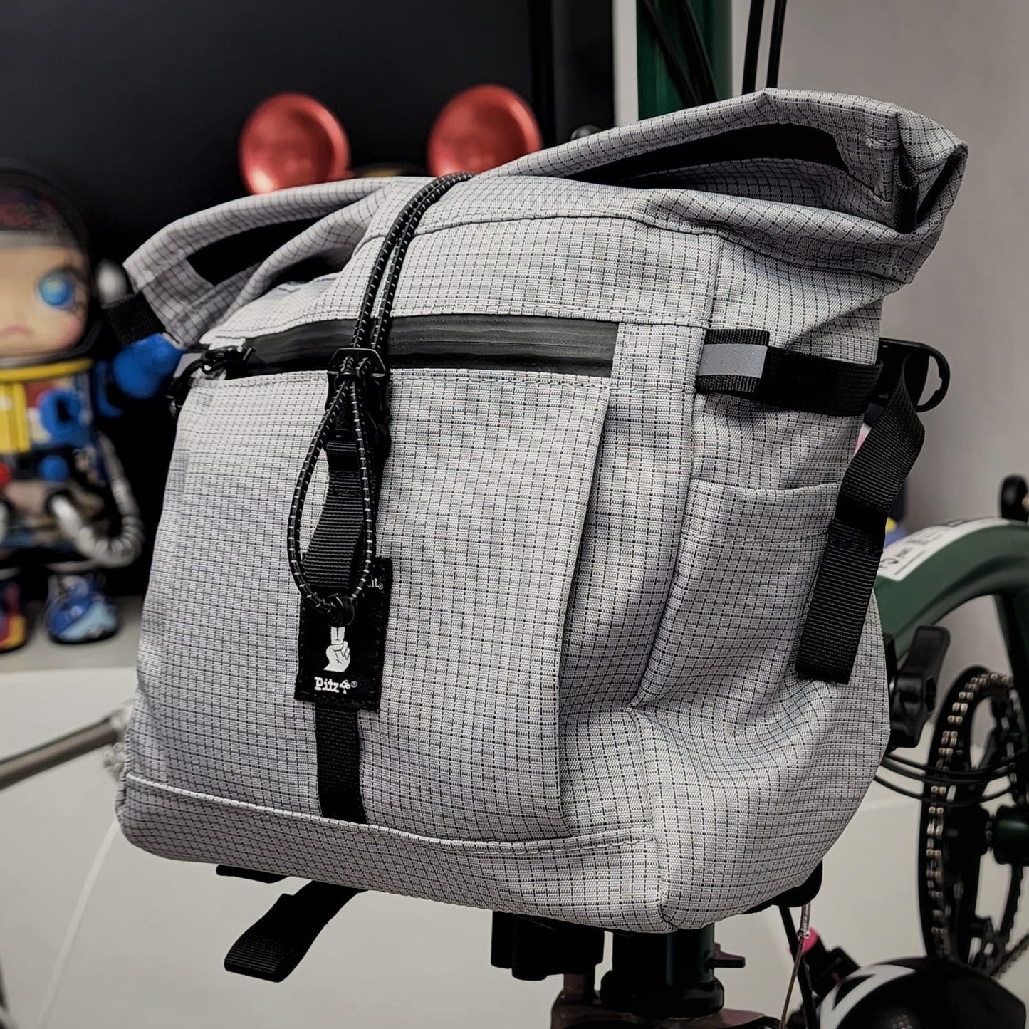METAL RESIDENT x PITZ COMMUTER BAG 5L