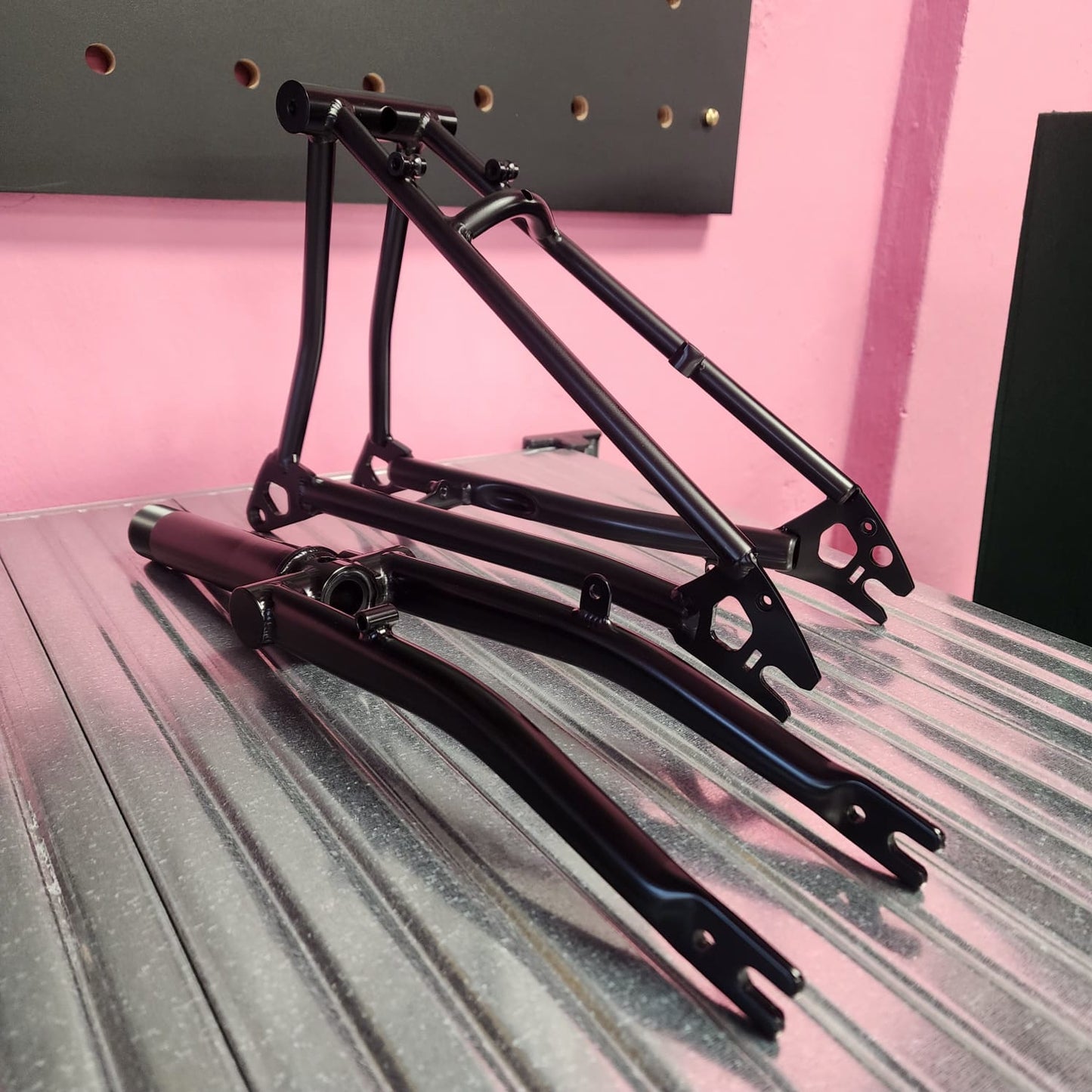 HH FORK AND TRIANGLE TITANIUM SET
