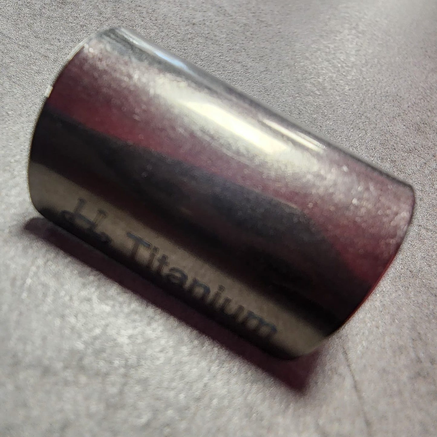 HH HOOK FRAME PROTECTOR TITANIUM