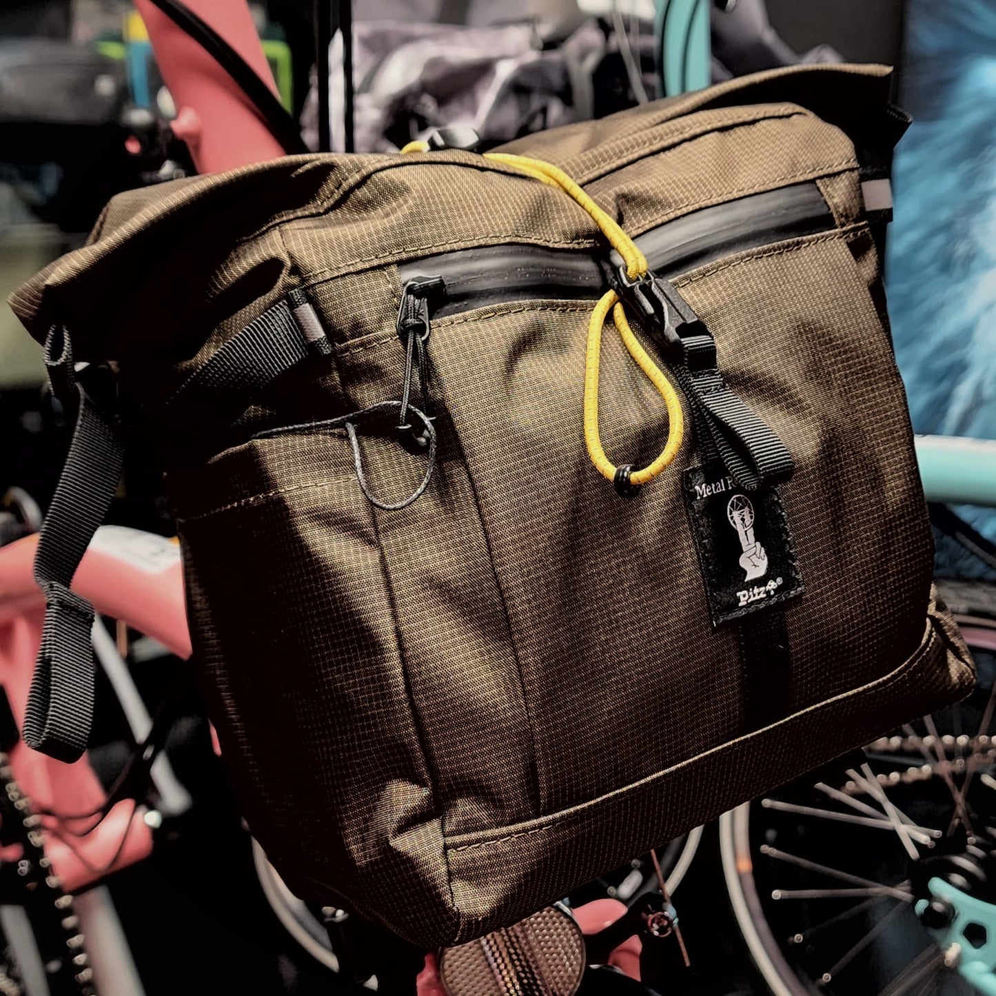 METAL RESIDENT x PITZ COMMUTER BAG 5L
