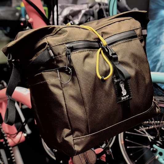 METAL RESIDENT x PITZ COMMUTER BAG 5L