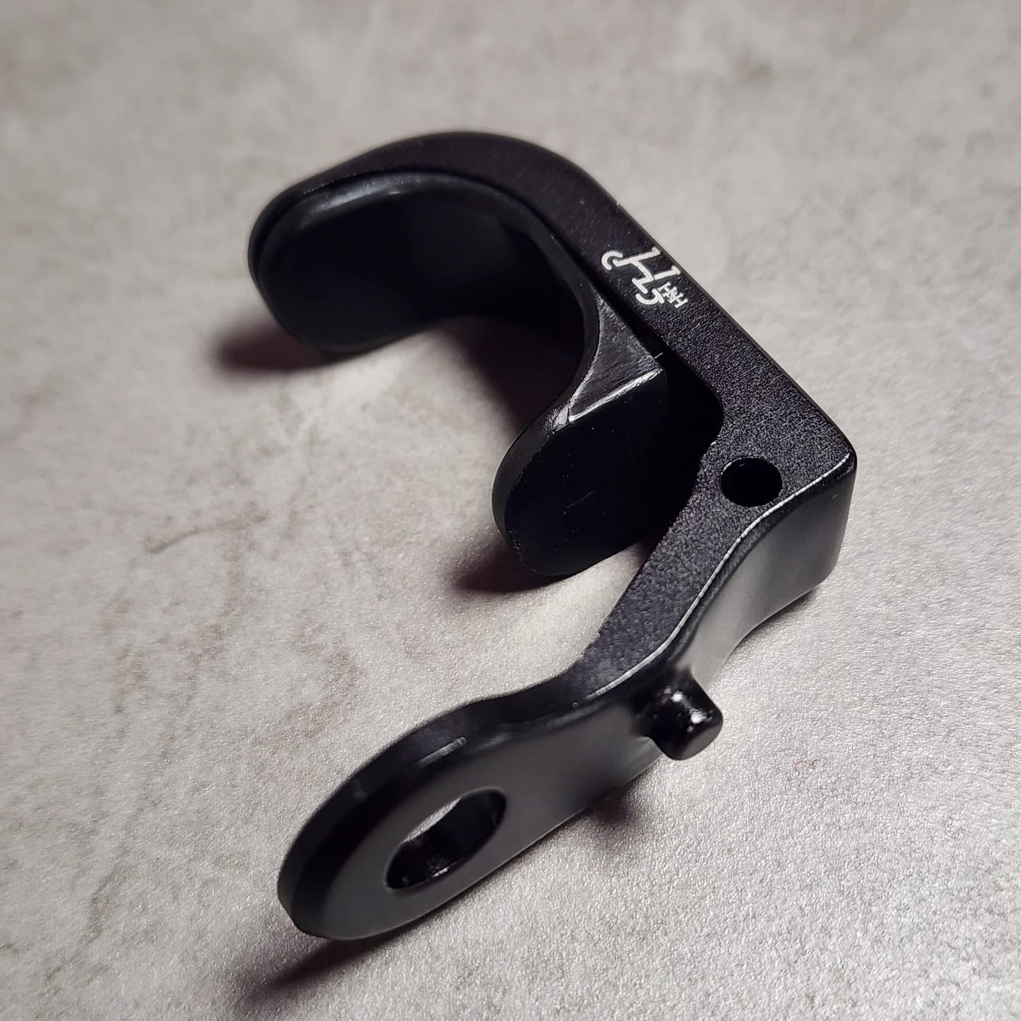 HH L HOOK WITH TITANIUM STAY