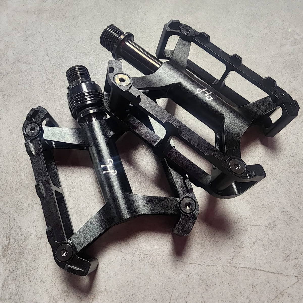 HH DT PEDALS (LARGE)
