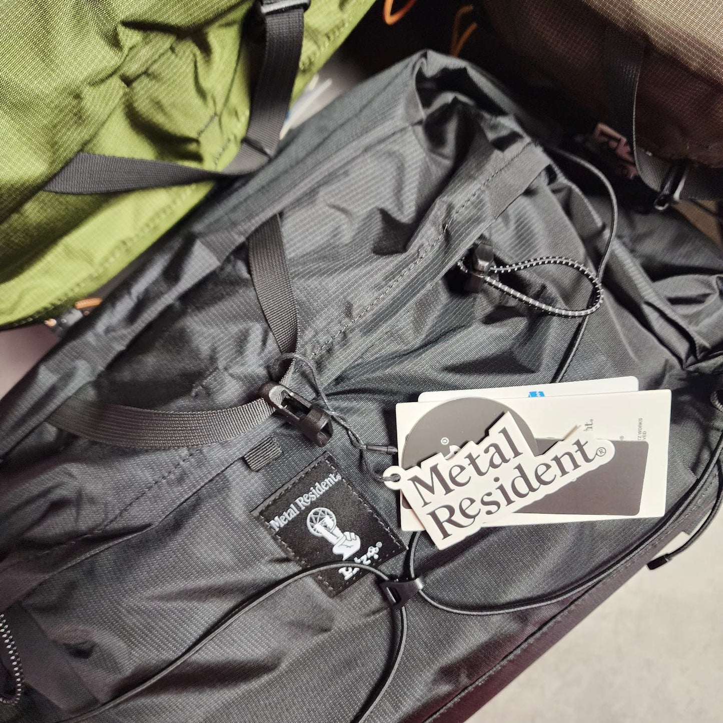 METAL RESIDENT x PITZ COMMUTER BAG 20L