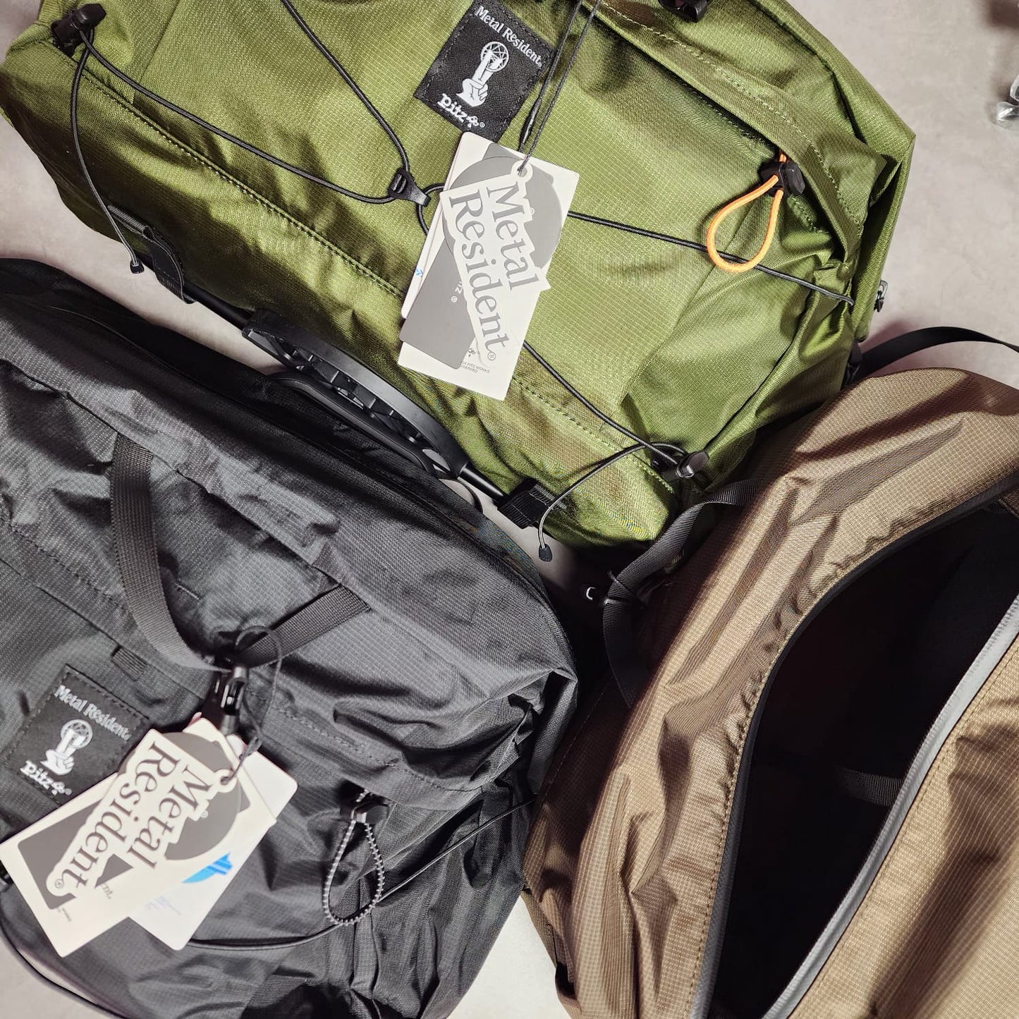 METAL RESIDENT x PITZ COMMUTER BAG 20L