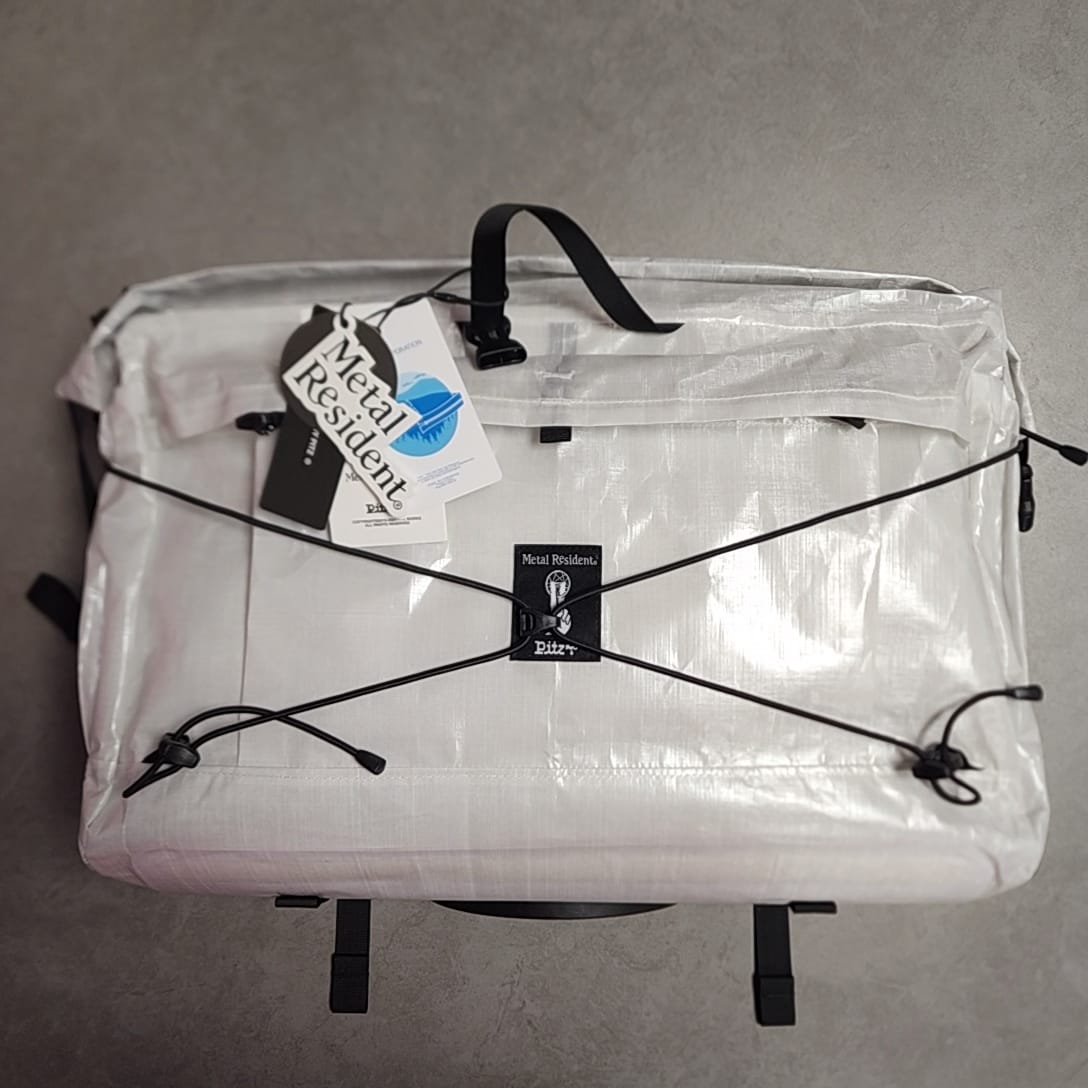 METAL RESIDENT x PITZ COMMUTER BAG 20L