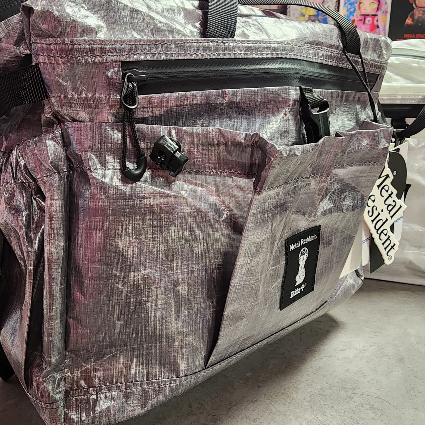 METAL RESIDENT x PITZ COMMUTER BAG 10L