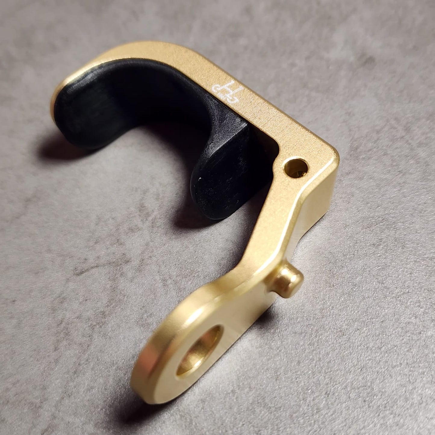 HH L HOOK WITH TITANIUM STAY