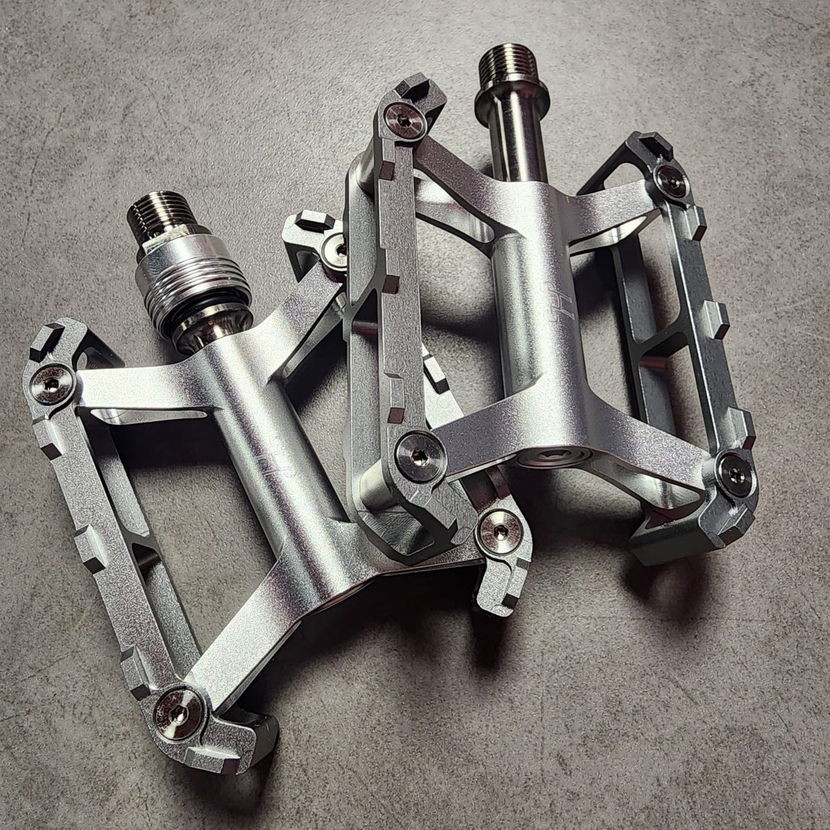 HH DT PEDALS (LARGE)