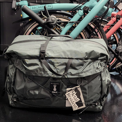 METAL RESIDENT x PITZ COMMUTER BAG 20L