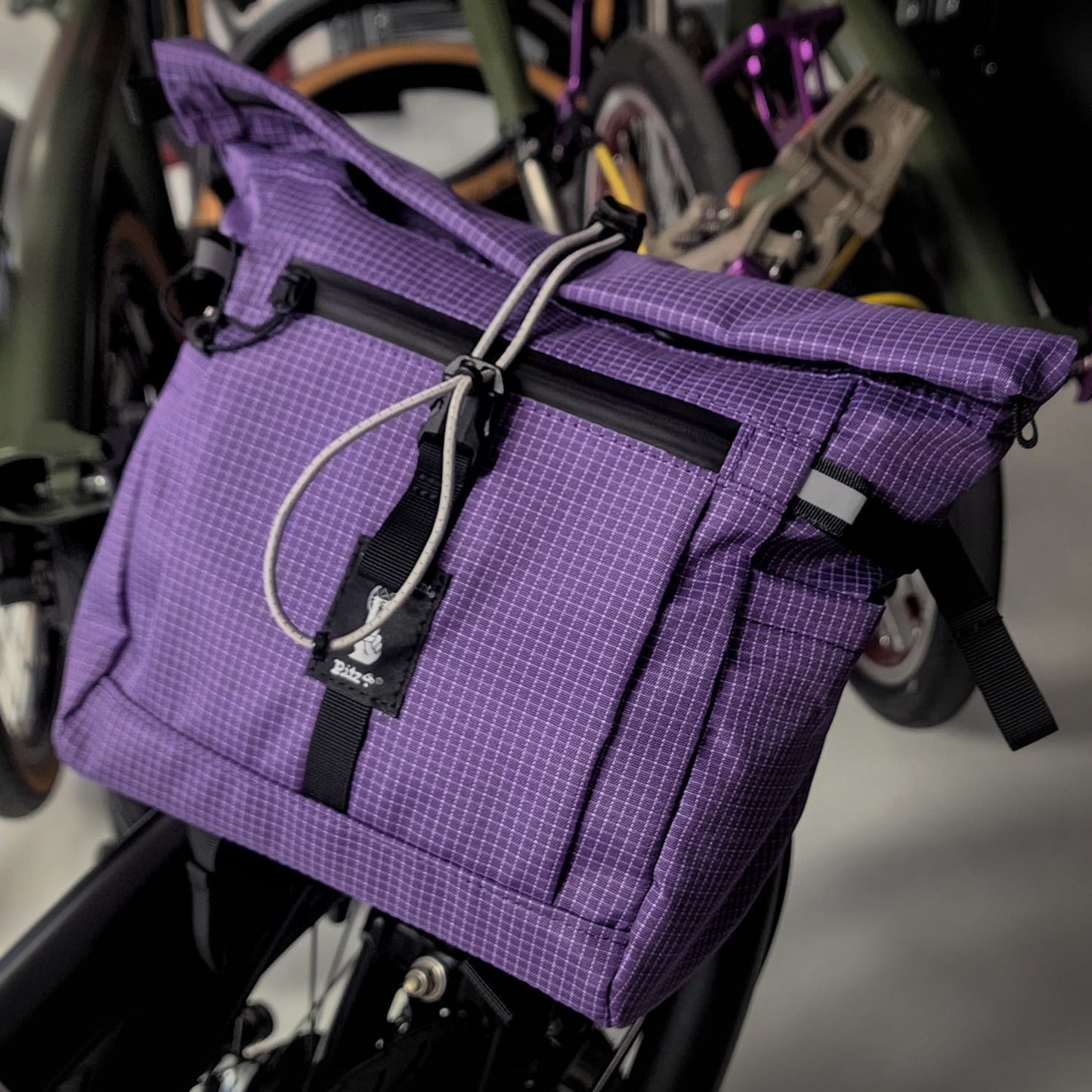 METAL RESIDENT x PITZ COMMUTER BAG 5L
