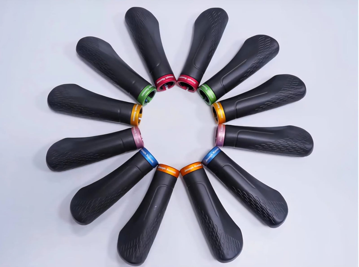 JOSEPH KUOSAC GRIP V3 WITH BLACK GRIP