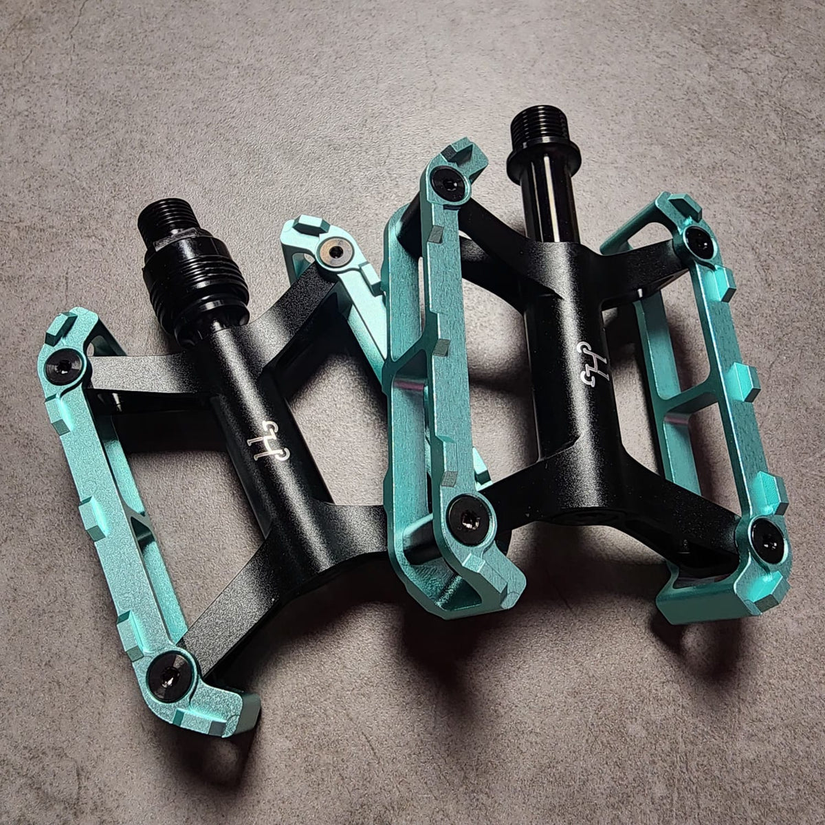 HH DT PEDALS (LARGE)