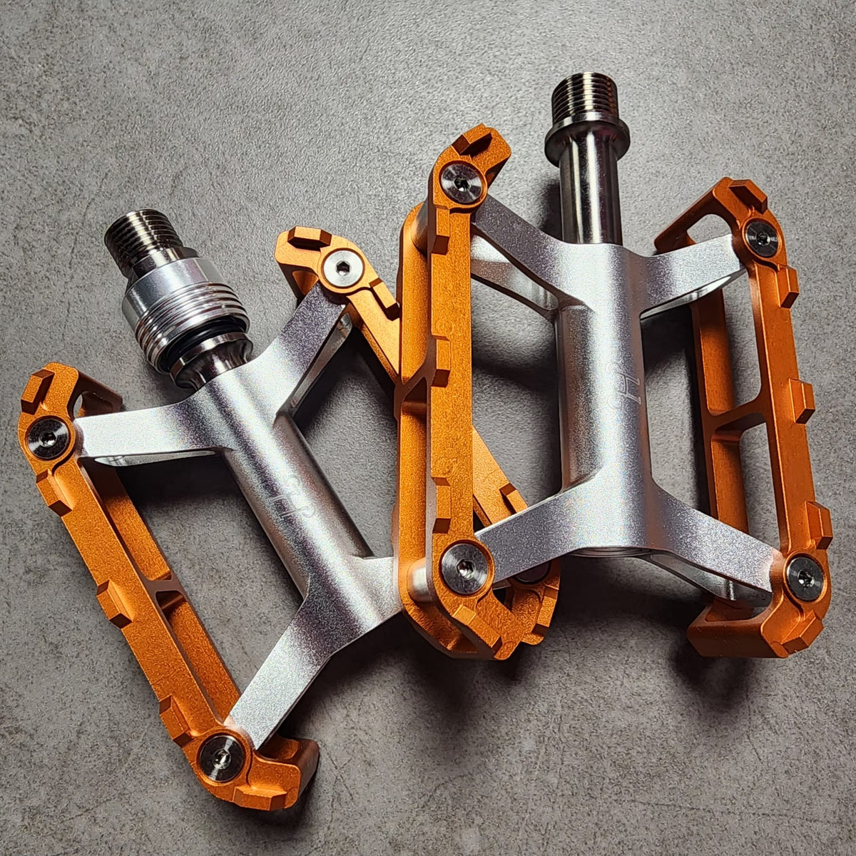 HH DT PEDALS (LARGE)