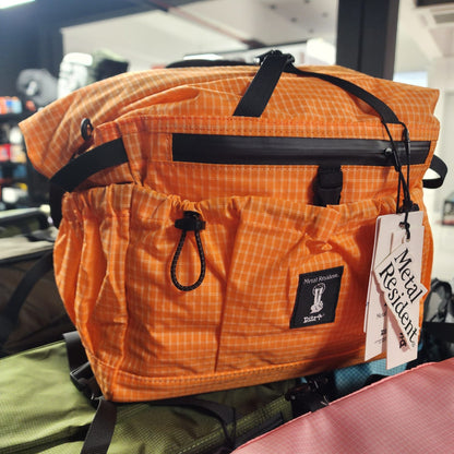METAL RESIDENT x PITZ COMMUTER BAG 10L