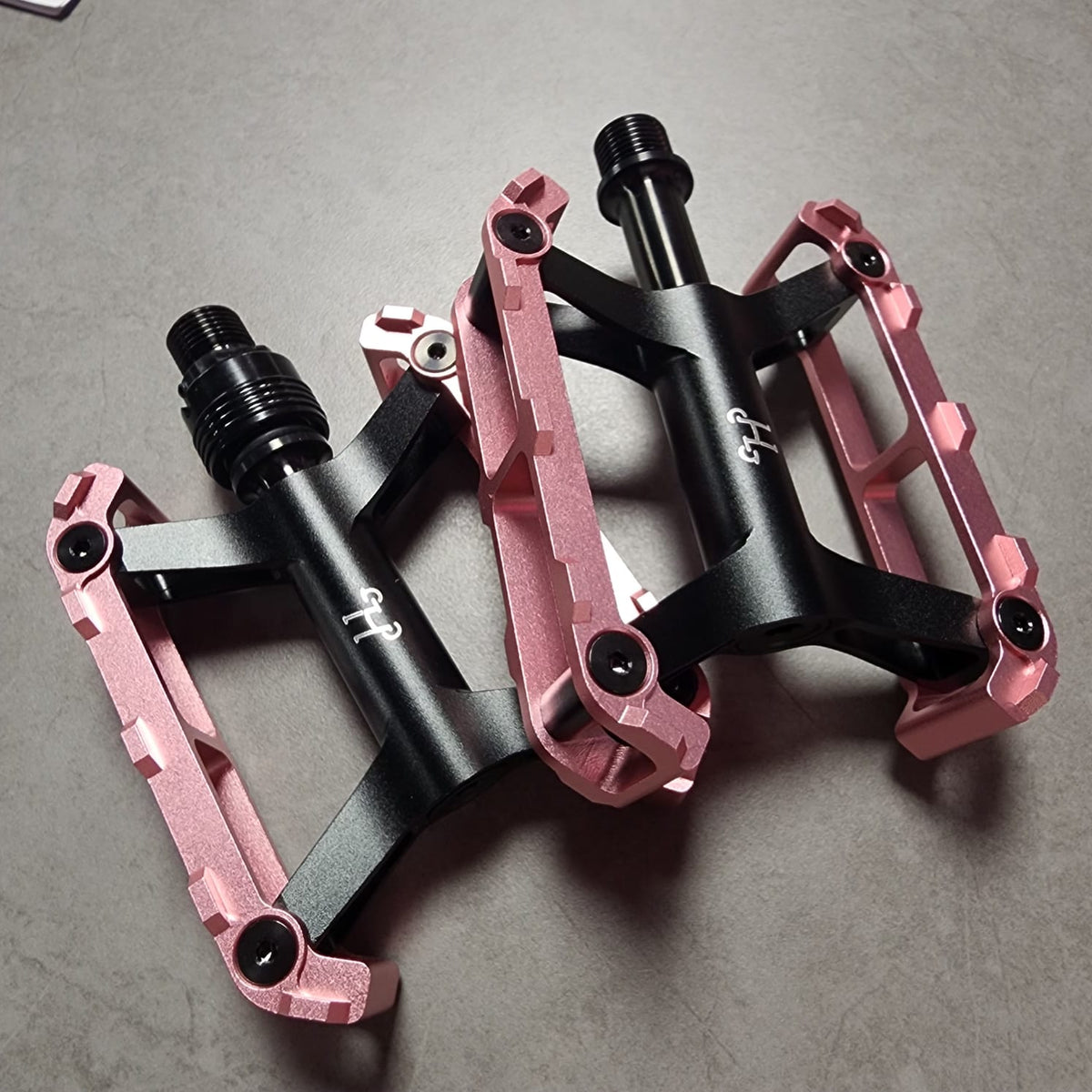 HH DT PEDALS (LARGE)