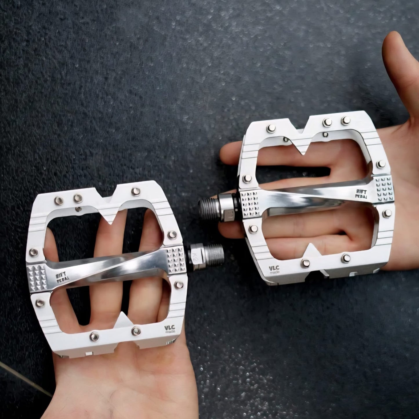 VELOCI VLC MADE RIFT PEDAL