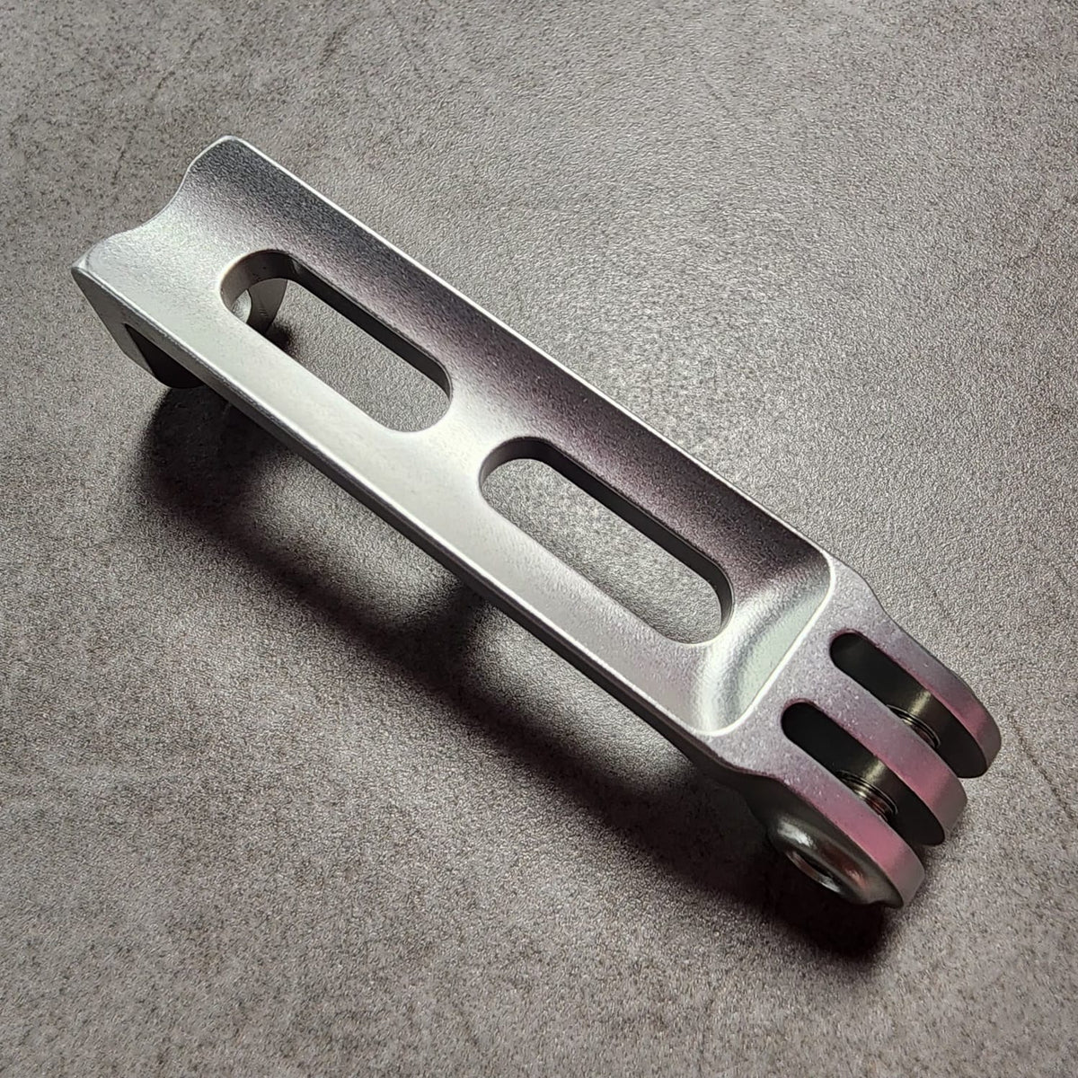 C82 LIGHT HOLDER (COMPATIBLE WITH EEBRAKE)