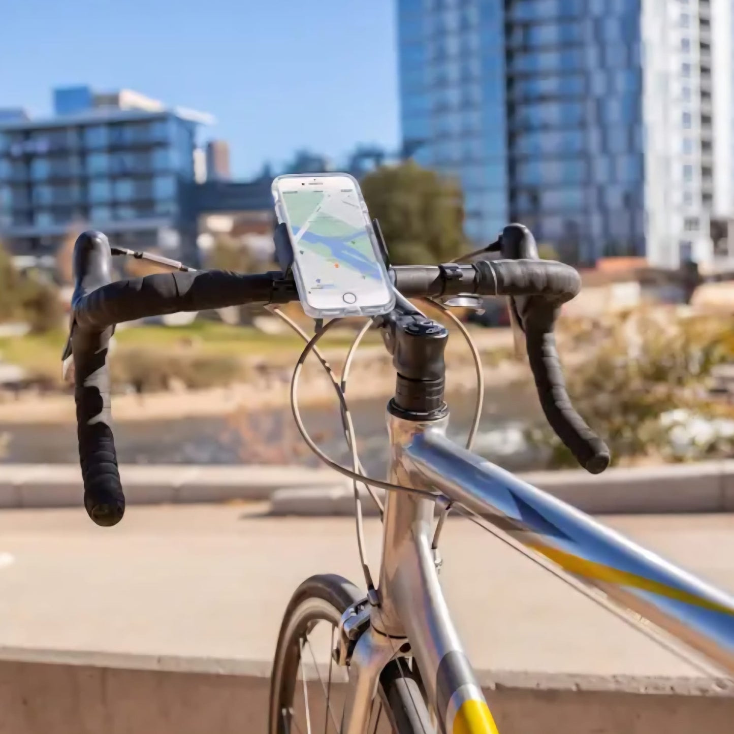 NITE IZE Squeeze® Rotating Smartphone Bar Mount